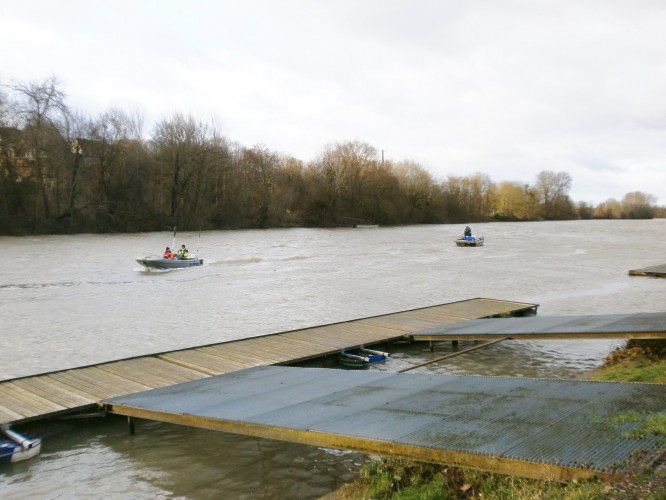 Seismic refraction on the river Seine – Meulan, Paris region